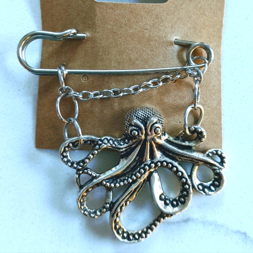 Lapel pin